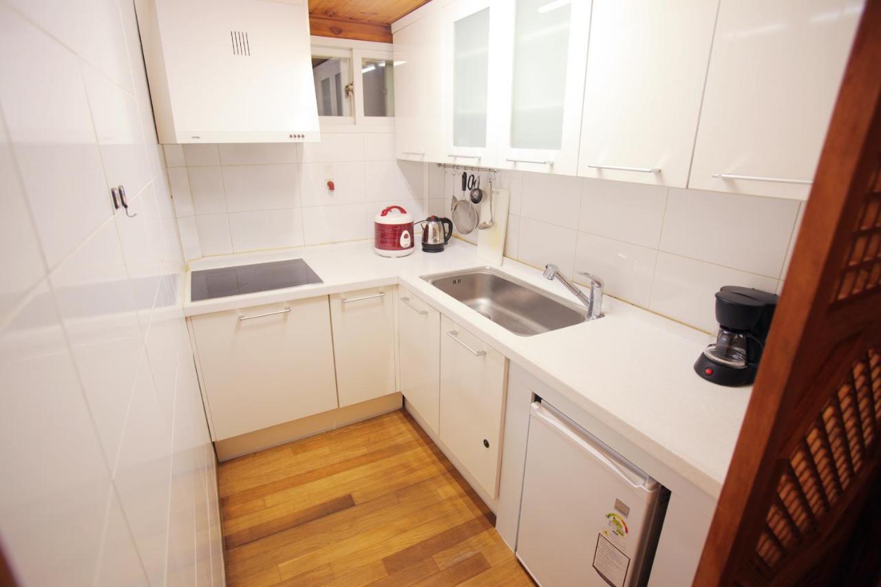 Bukchon Yujung Guest house *